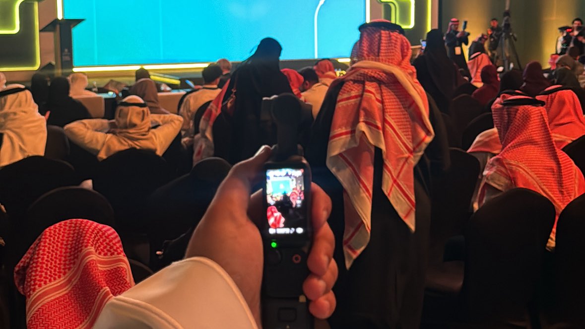 الحي يحييك ومزيج يرحب فيك💜
#المنتدى_السعودي_للإعلام_2026