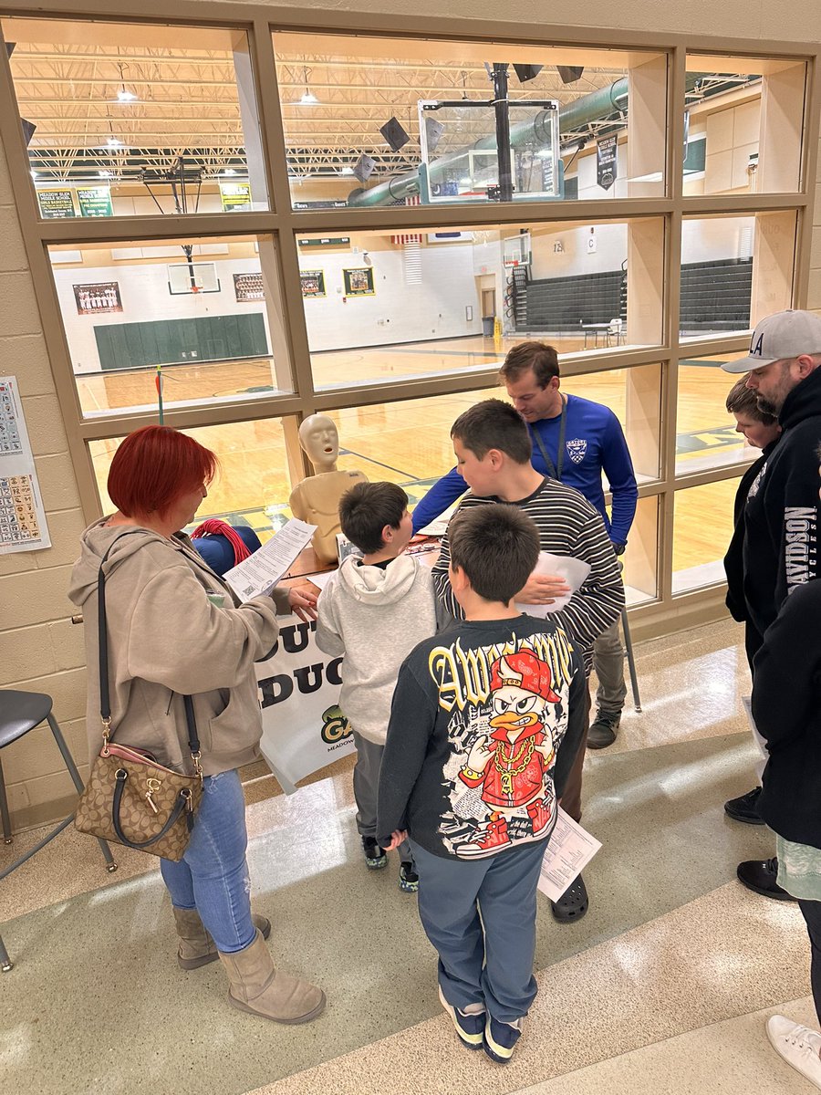 Meadow Glen Middle tweet media