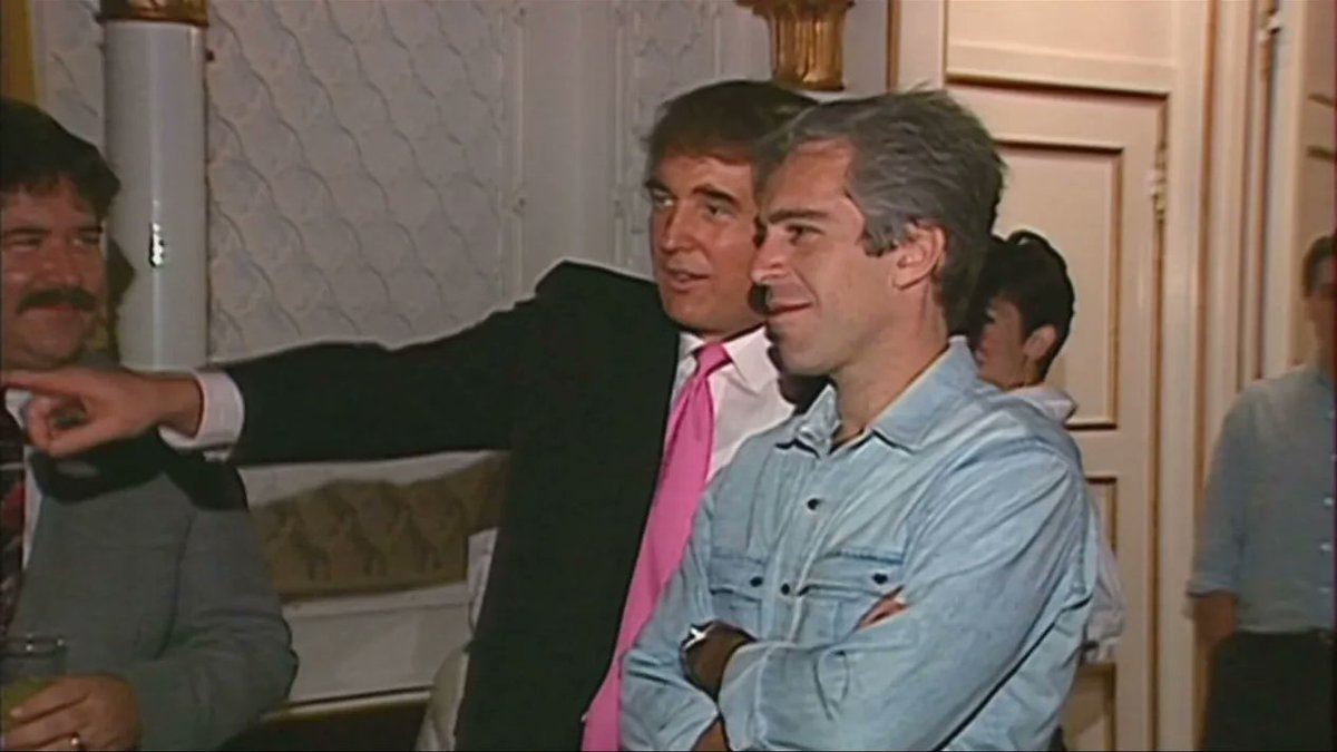 "He conocido a gente muy mala, ninguna tan mala como Trump, no tiene ni una sola célula decente en su cuerpo... así que sí, es un tipo peligroso".

El pederasta Epstein, el mismo Satán, admite que Trump es lo peor que ha conocido entre todos sus contactos, el que ha perpetrado