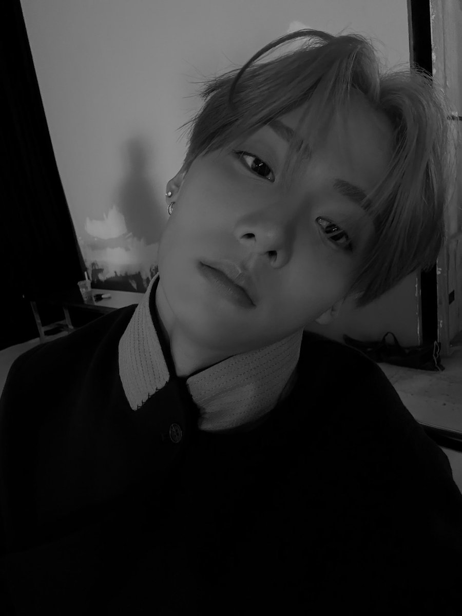 leowsugar's tweet image. 다들 수고햇고 형이 지금부터 신기한거 보여줄게