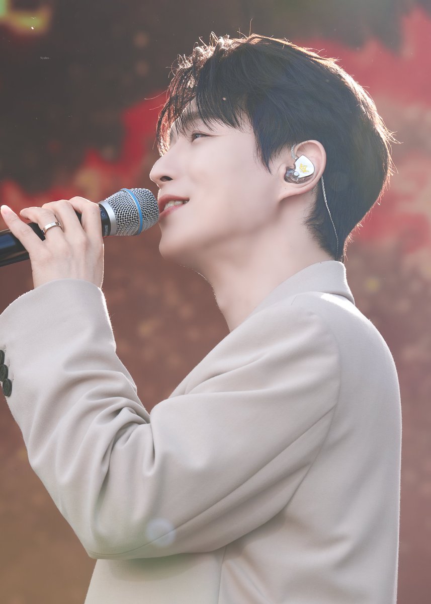 syabto1's tweet image. 본인들의 음악성을 결코 포기하지 않으면서도 조화롭게 섞여 들어가며 [따로 또 같이]를 매 순간 보여줘서 너무 고마워

차분하고 다정하게 손을 잡아주는 다정함
거친 풍파 앞에서도 흔들리지 않는 용기
내일로 나아갈 작은 용기를 이끌어주는 희망
흔들리지 않게 등 뒤를 받쳐주는 단단한 위로