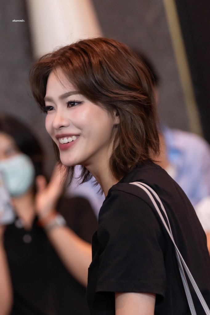 ShareNlv's tweet image. 😁

#emiamily