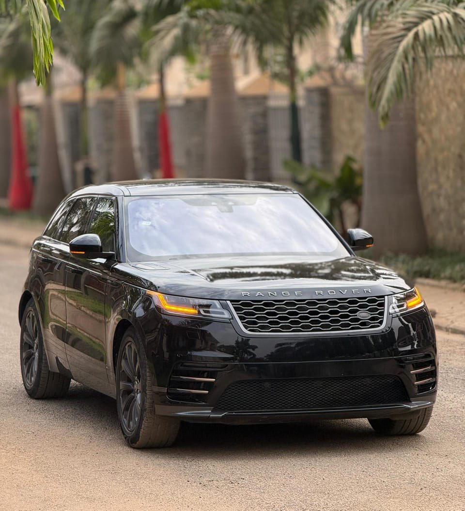 saviourvictor11's tweet photo. FOREIGN USED 2018 RANGEROVER VELAR P 380 V6 R-Dynamic  in an Excellent Condition 

• ⁠Heads-up display 
• ⁠BSM
Price: N68.5M
ABUJA https://t.co/2gfJSFLYLV