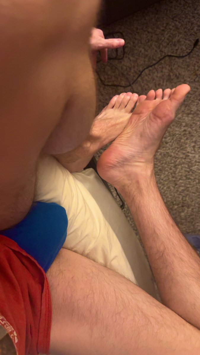 Tiger10Vinoth's tweet photo. You like my feet hit me up ? https://t.co/PE217XO1Dx