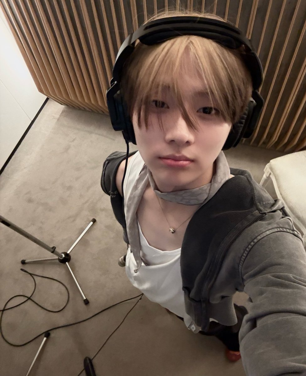 gimana ya rasanya jadi 190 cm tall and be able to look at sangwon like this