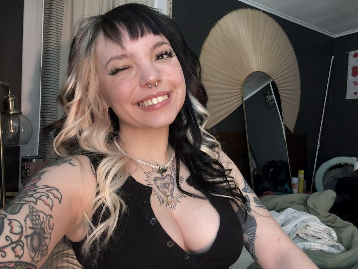 rottedbrainz's tweet image. 🏴‍☠️