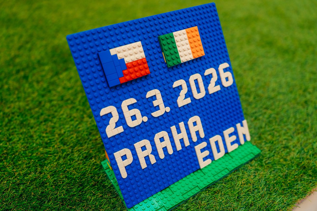 HRA NÁS SPOJUJE - to je motto společné iniciativy společnosti LEGO a <a href="/ceskarepre_cz/">Česká fotbalová reprezentace</a>. Dnešním dnem začíná v nákupním centru Westfield Chodov stavba národního dresu z kostiček LEGO. Zde bude k dispozici všem fanouškům i návštěvníkům až do klíčového utkání s Irskem. Věřím, že ji