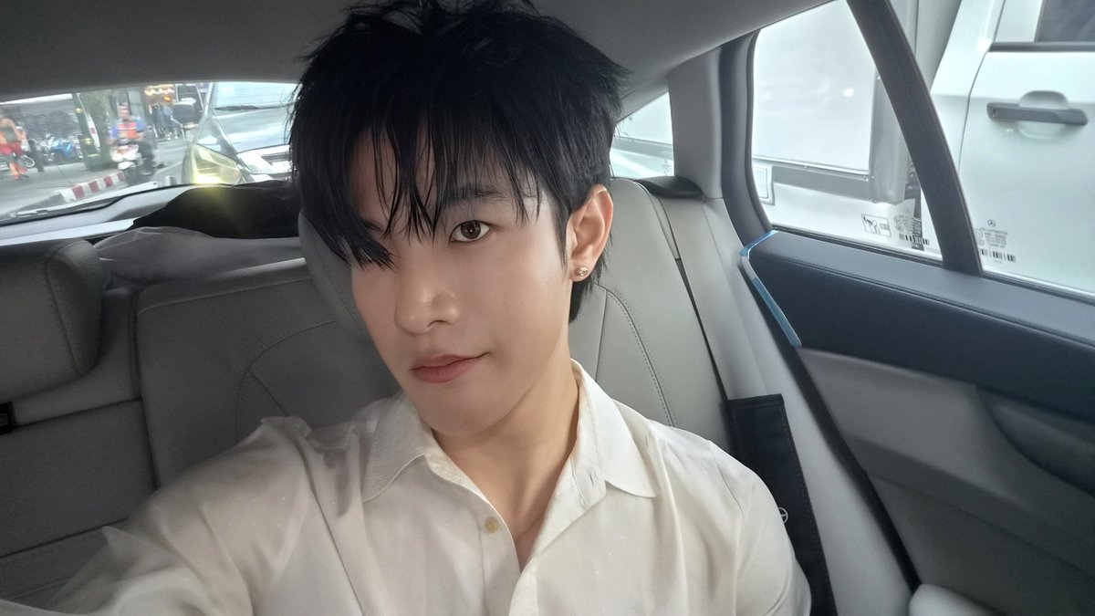 วันนี้ไม่ขอแคปชั่นละมาบอกคิดถึงเฉยๆ