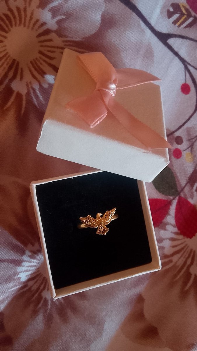 die_106's tweet image. ي بنات الخاتم دا بايعو اللي ف امدرمان وعايزاه تدخل لي خاص