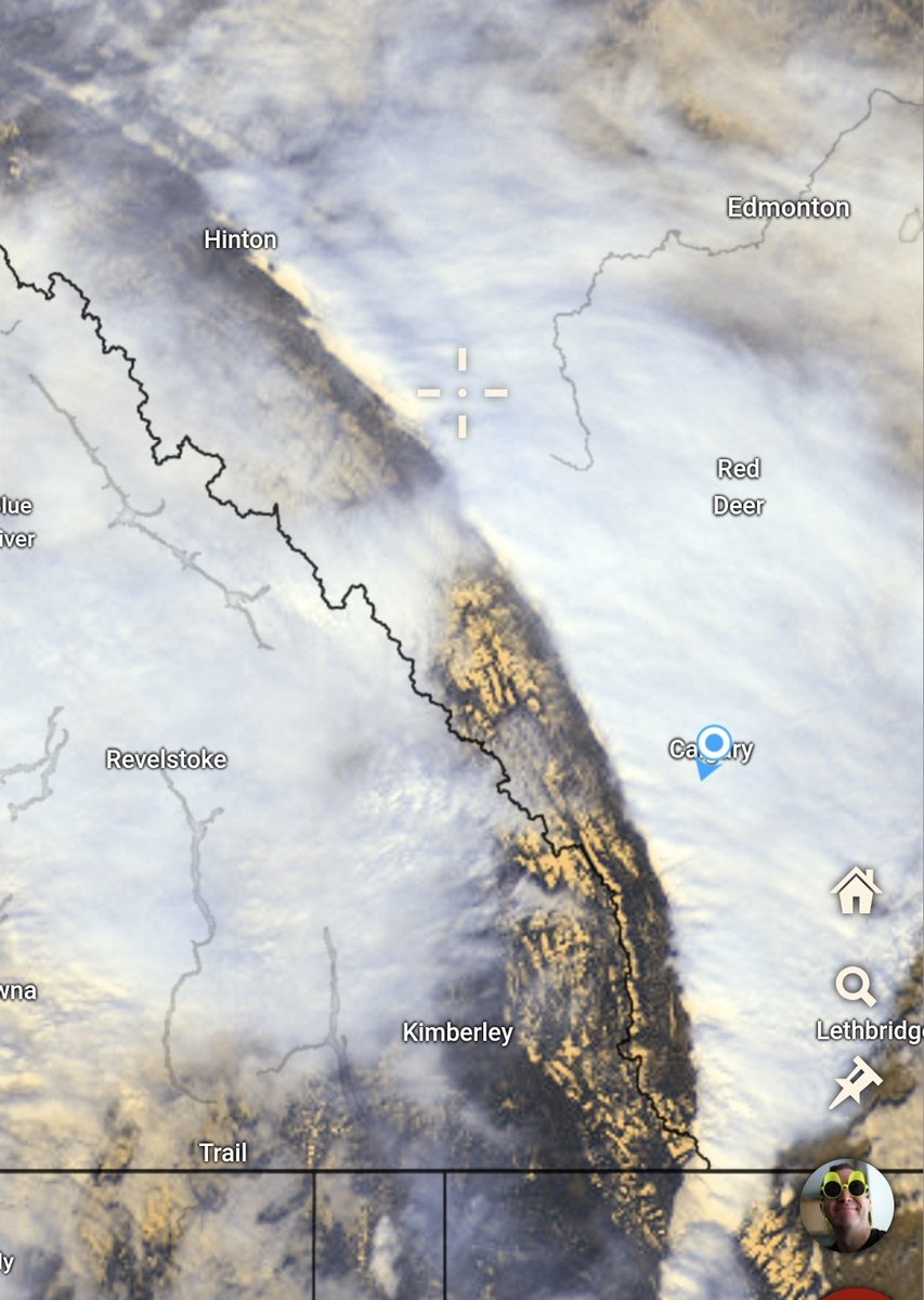 ratzlaff's tweet photo. That's a solid chinook arch over Alberta, Canada 🇨🇦 this afternoon! https://t.co/FHKOwcDE5h