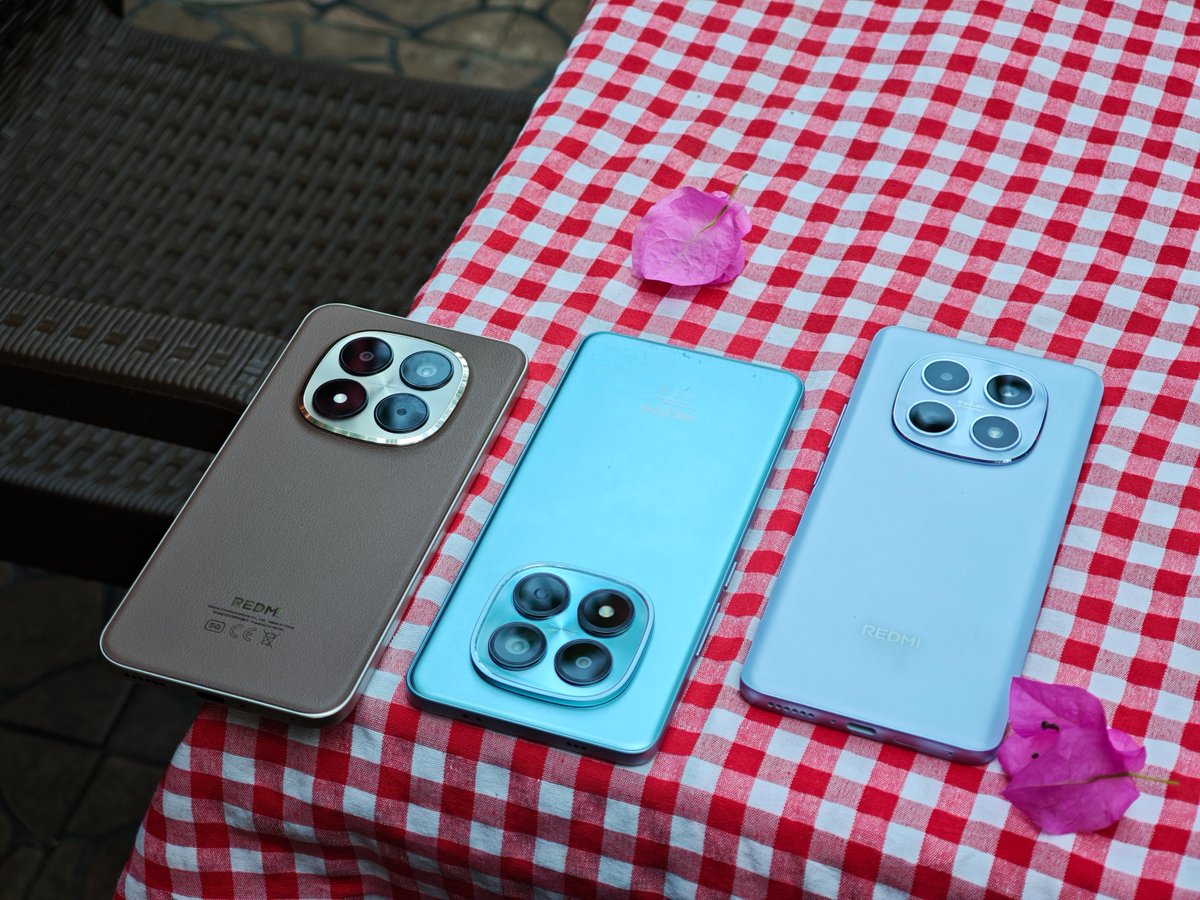 XiaomiNigeria's tweet photo. Three shades, one signature look.
The REDMI Note 15 Series, brings premium design to life.🔥

From the refined textures, to the bold camera detailing, each color tells its own story.📸

So, which one matches your vibe?

#REDMINote15Series #TitanDurability https://t.co/l1ml1WV958