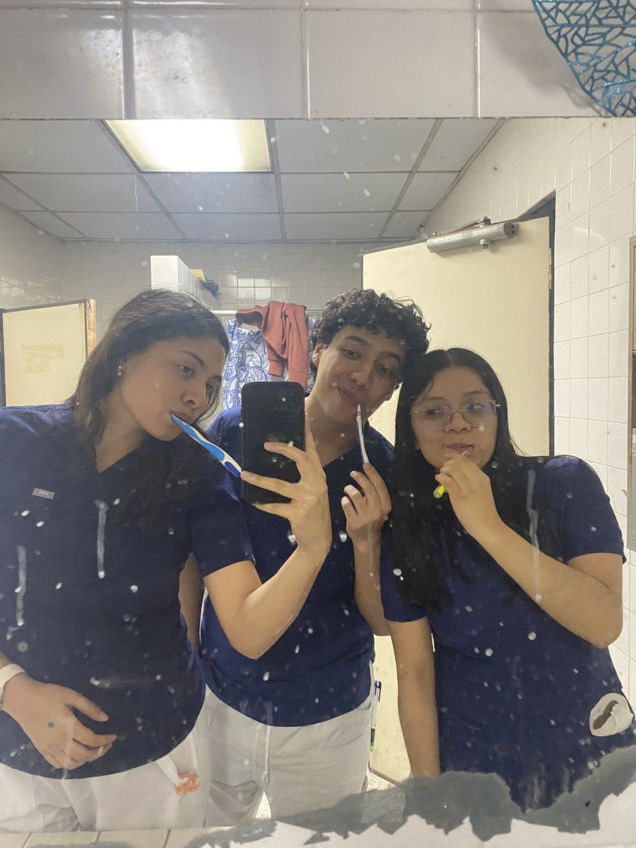 Externos ———————> Internos