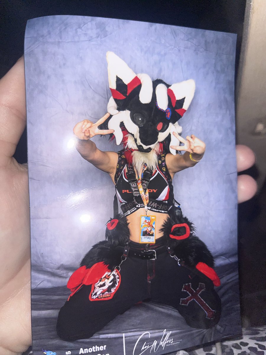 RedtailKatfish's tweet photo. DUMPPPP bc i need to use this account. Enjoy some art and a photo from AFC ‘25 https://t.co/ViPyJCC0Hk