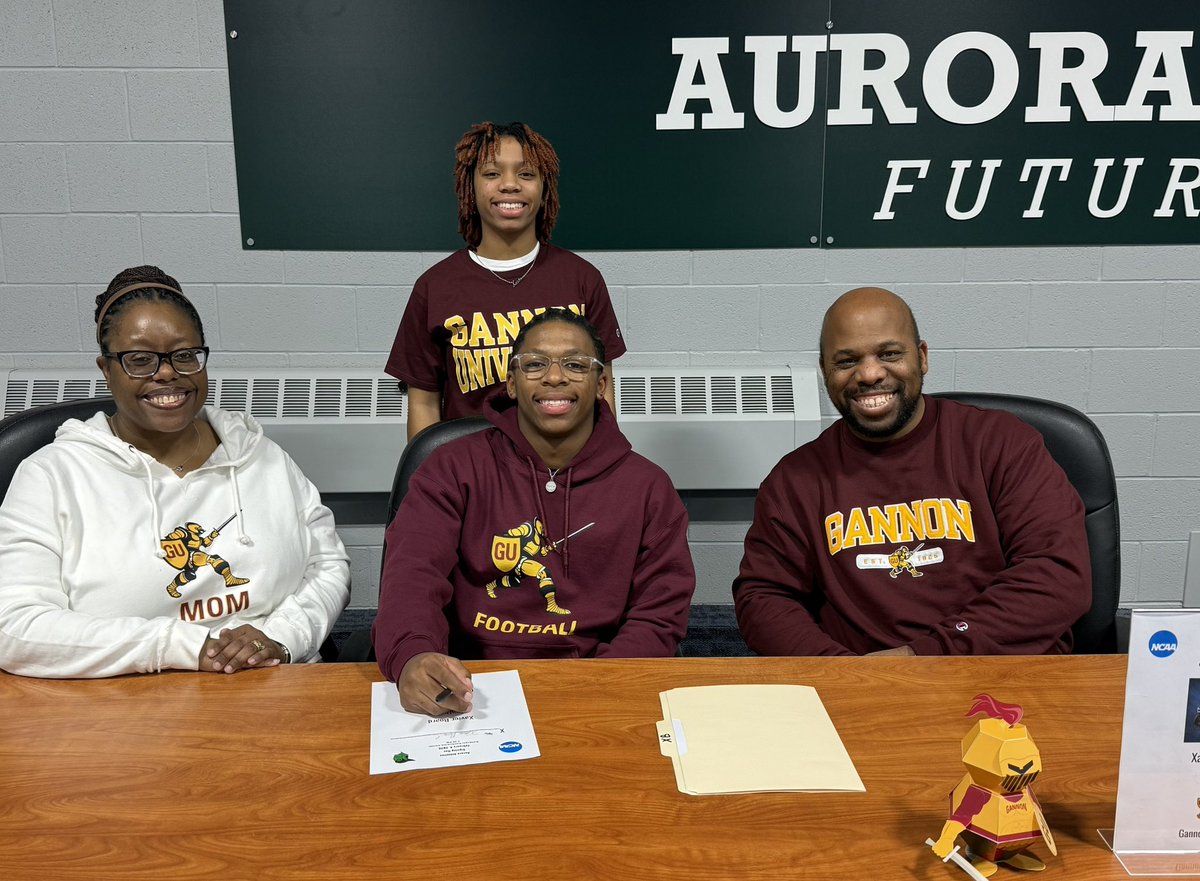 Mike Hayes tweet media