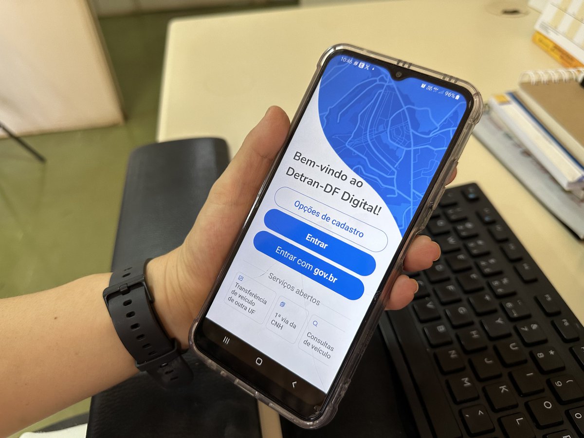 detrandfoficial's tweet image. Taxa de #Licenciamento2026 vence a partir de 23 de fevereiro. 📱💻Proprietários de veículos isentos de IPVA precisam acessar o Portal de Serviços ou o App #DetranDFDigital para emitir o boleto da taxa de licenciamento. #DetranDF
Veja mais em: detran.df.gov.br/w/taxa-de-lice…