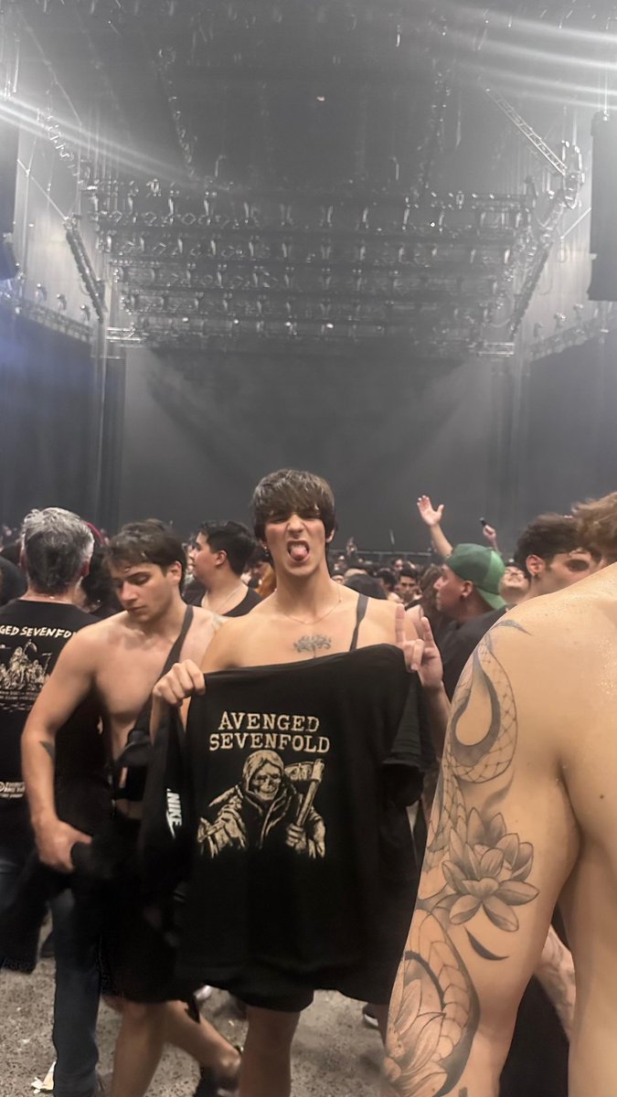 ouzstass's tweet photo. 03/02/2026. Avenged Sevenfold. El mejor show y dia de mi vida. https://t.co/DYeXnAZV6o