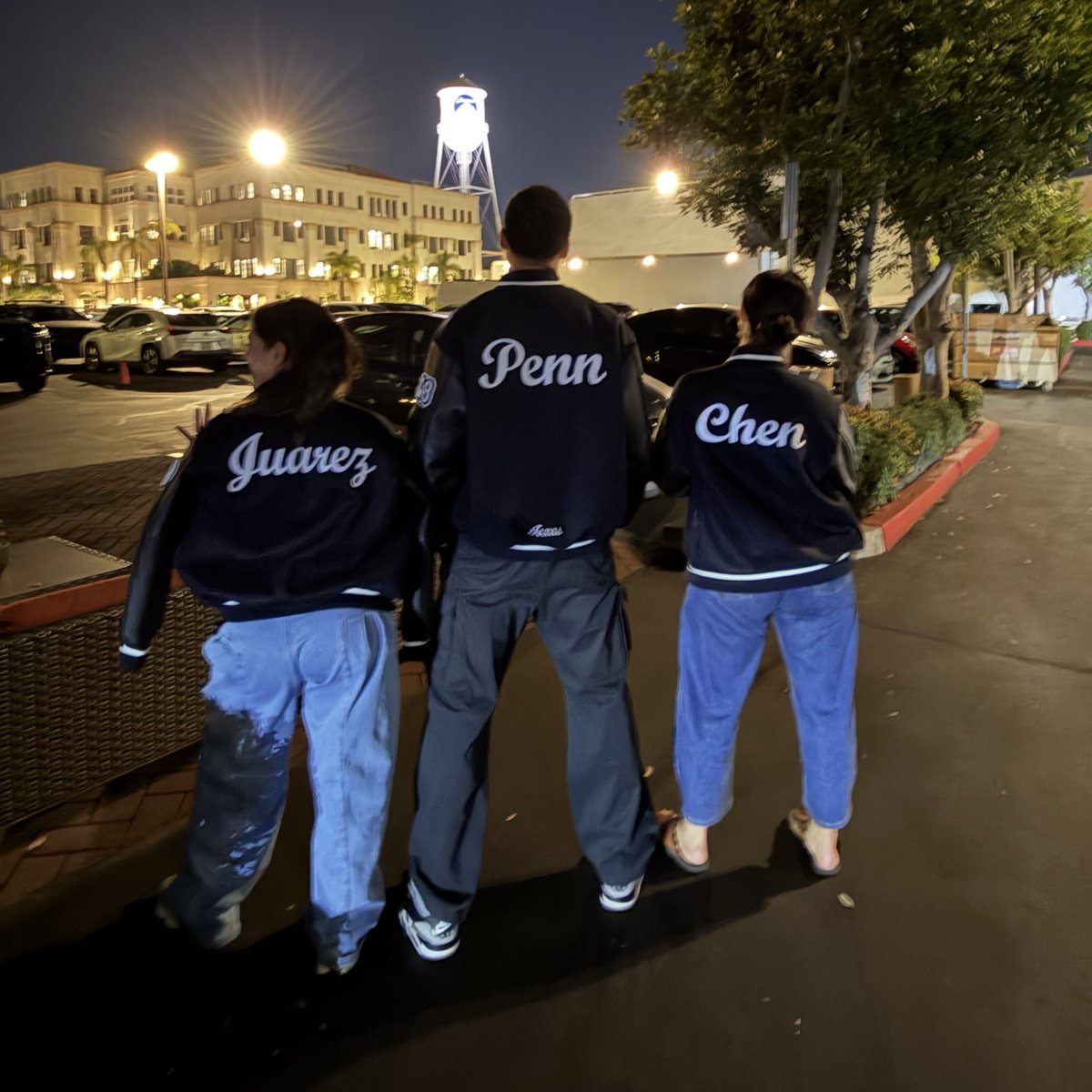 DericAugustine's tweet image. Our last day of shooting for season 8. It’s been a pleasure working with this amazing cast and crew. Happy to call this team of creative talented artists my family. #TheRookie