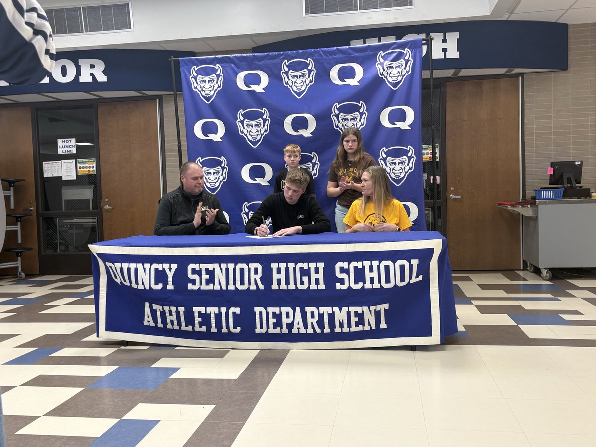 QHS Golf tweet media