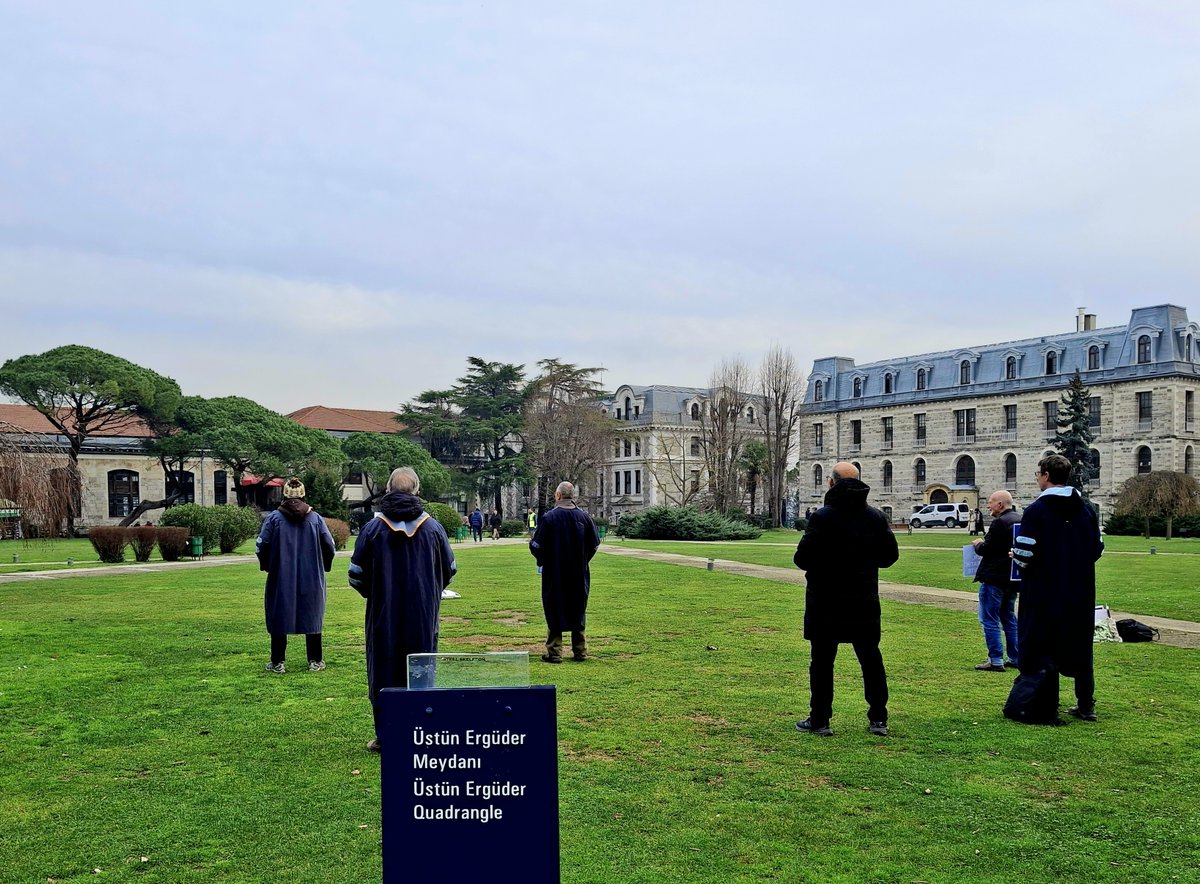 4 Şubat 2026 Boğaziçi Üniversitesi Akademisyenleri Nöbeti no. 1252. Direnişin 6. yılı/1858. günü <a href="/UniBogazici/">Boğaziçi Üni.</a> #KabulEtmiyoruzVazgeçmiyoruz
February 4, 2026 Bogazici University Faculty Vigil #1252/6th year/1858th day of the resistance @unibogazici_en #WeDoNotAcceptWeDoNotGiveUp