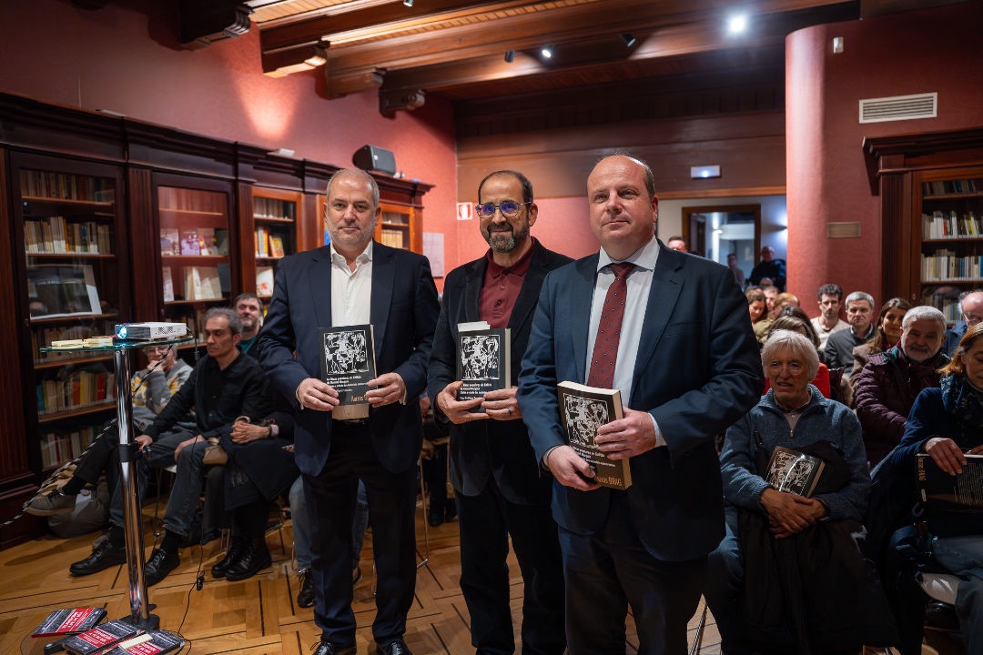 ConcelloCoruna's tweet photo. 📚 O Concello e a RAG presentan ‘As Rimas populares de Galicia de Manuel Murguía’, de Diego Rodríguez González

👉 A publicación deste estudo coincide co cabodano do célebre escritor https://t.co/rlnGnkD8y3