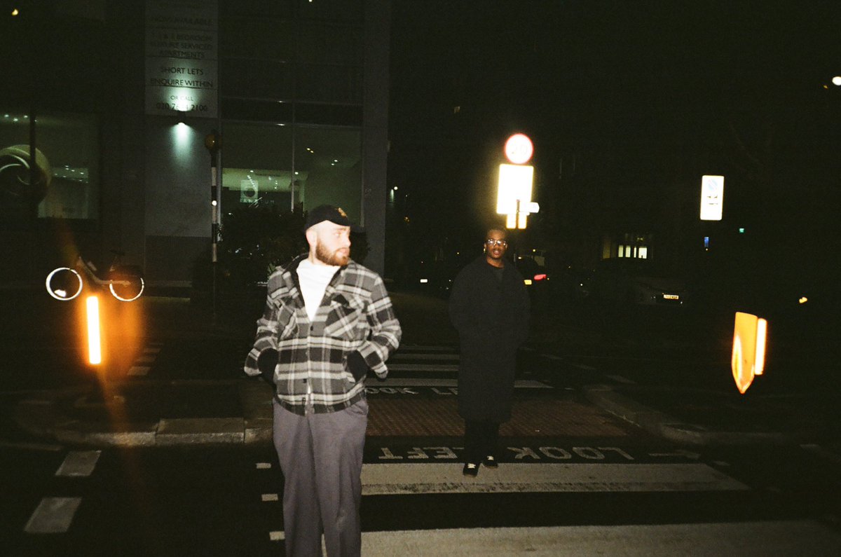 yushajd's tweet image. good friends