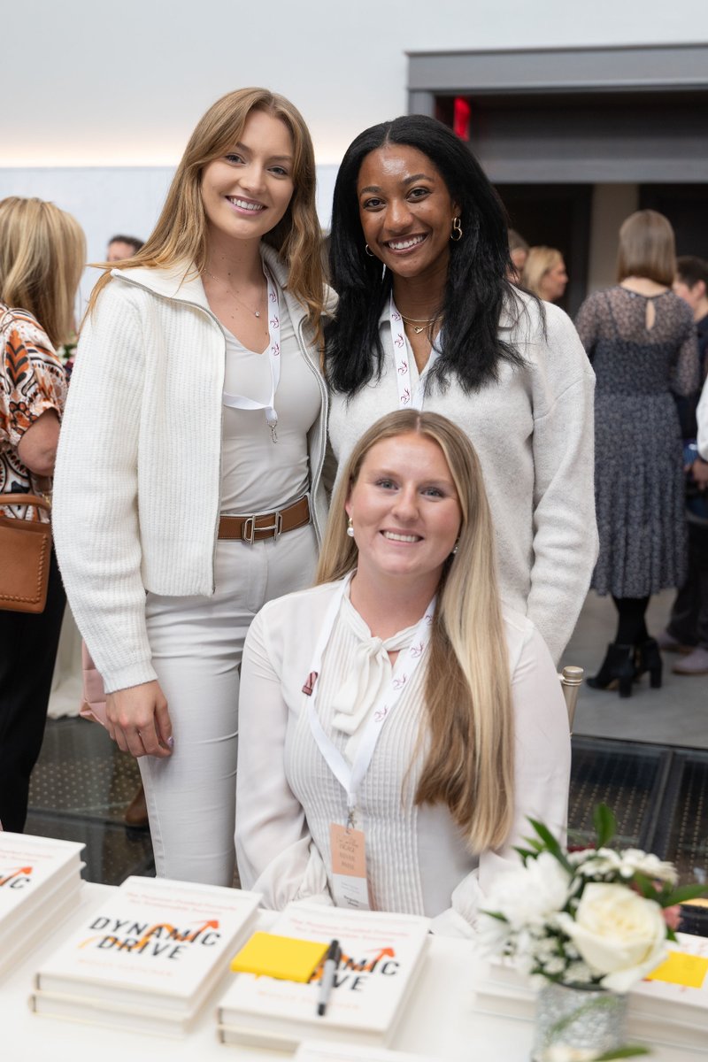 horseracingwmn's tweet photo. Happy National Women in Sports Day from everyone at #HRWA. ππ
πΈ Kate Jones Photo https://t.co/l8wKwM2XfI