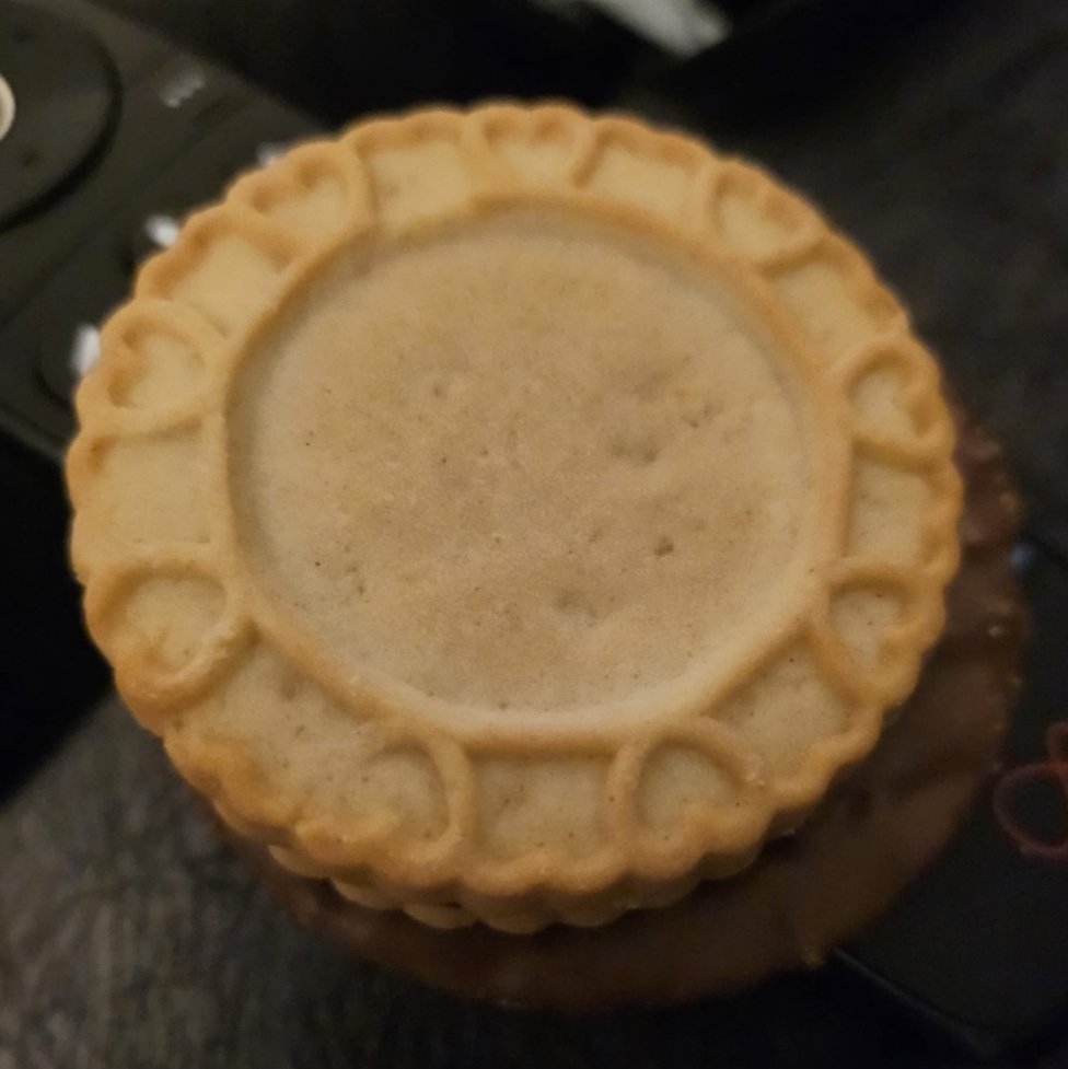 demmax688's tweet photo. @BurtonsBiscuits @PaddyMcGuinness @cherryhealey 
Is this the Jammie dodger which Paddy made? 🤣🤣🤣 https://t.co/vinSzZHmnm