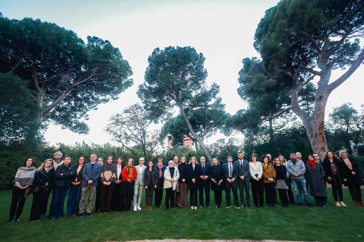 Eva Menor tweet media