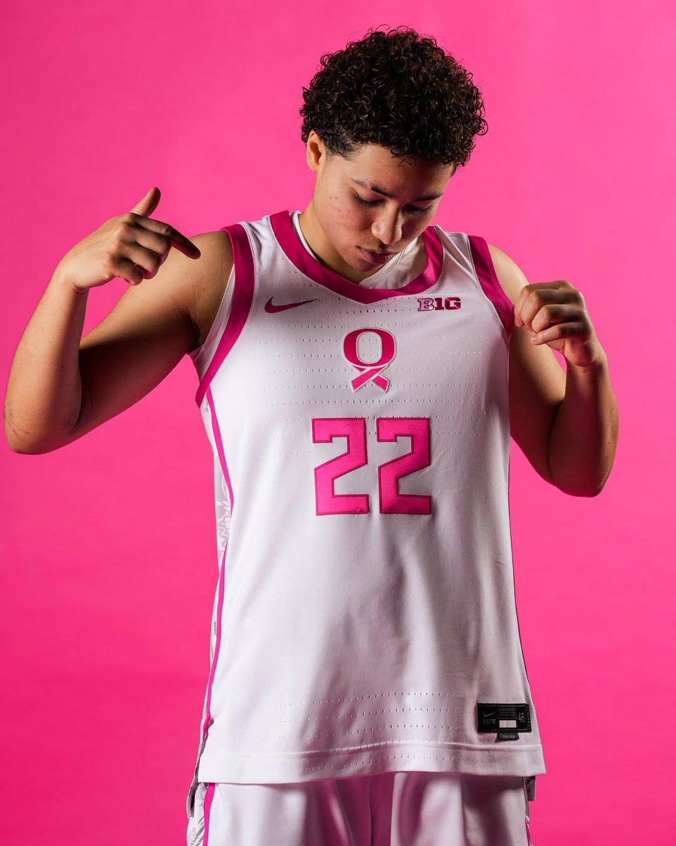 quinnvanhorne's tweet photo. It’s about those details 🪡
🎗️ O ribbon logo from the 2024 Oregon Heroes uniform
🍫 Side panel Camo pattern from the 2017 Oregon Doernbechers Freestyle uniform
🔥 New Style, Same Mission!
#StompOutCancer #DesignedByVH https://t.co/PQAJRty1CH