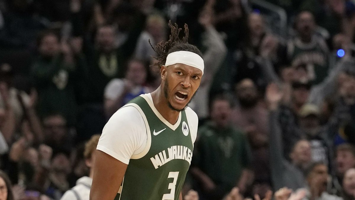 OWSPropz's tweet photo. 🆓 OWS NBA Props POTD - Free Bet of the Day 🤑 

Plenty of places give out picks.       
We focus on process - that’s the difference. 

Myles Turner (MIL) OVER 21.5 PR 
-121 Cz, -125 FD.  Good to -130. 22.5 -104 on DK good to -120

🔄Like and Retweet and if the full card goes perfect we give away a free sub (Yesterday's Winner at the Bottom)

With Bobby Portis out, Turner’s frontcourt role and rebounding responsibility increase, which offsets KPJ returning and keeps his path to volume strong.  

The matchup adds support across multiple angles. New Orleans ranks bottom-third in defensive rating (#26) and allows strong production to opposing bigs, sitting #25 in rebounds allowed, and #28 vs position at suppressing Points + Rebounds. 

They also struggle defending pick-and-roll roll men and spot-up bigs - two areas where Turner gets a large share of his scoring looks. Pace sits around league average, keeping possession volume stable.  

With added frontcourt responsibility and a defense that gives up both boards and interior scoring, Turner has multiple clean paths to clear 21.5 PR without needing a ceiling performance.

Congrats to @StealthSportsX for winning for the Free OWS Props Sub for our perfect card yesterday 🔥

Looking for all of our Props? 👀
Link in Bio 🔗