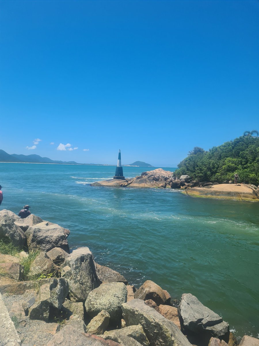 vessssssel's tweet photo. 📍tweet anual de sdds de floripa https://t.co/X4Qe9gG17B