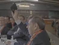 ReyBerkesch's tweet image. Her yeri sattın be başkanım 
Çekleri kırdırdın
az kalsın adayı satıyordun
yapma şunu çıkar cüzdanı
#CüzdanınNeredeÖzbek