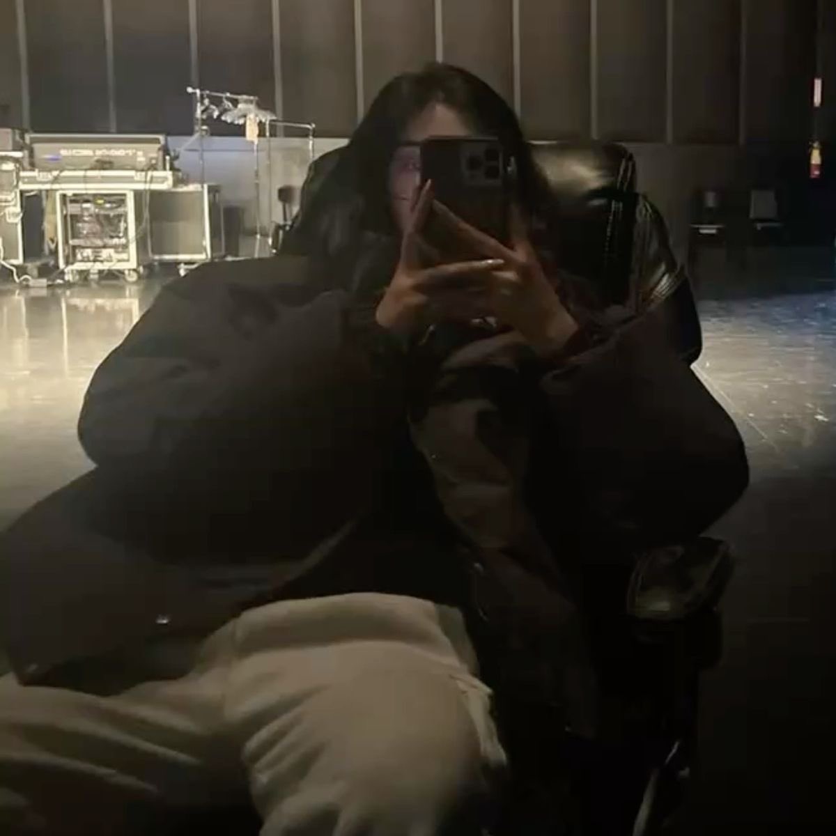 liasserafim's tweet photo. "you attract what you fear" AHHHH futchphia!!! sooo scary. https://t.co/Q1aQKSMIUS
