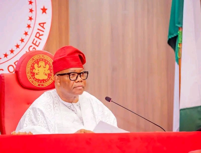 🇳🇬 Dear Nigerians 🥲

Like I warned earlier, there is fire on the mountain, and the Nigerian Senate under Godswill Akpabio has just confirmed the rigging playbook for the 2027 general elections.

What the Senate did today with the Electoral Act, 2022 Repeal and Enactment Bill