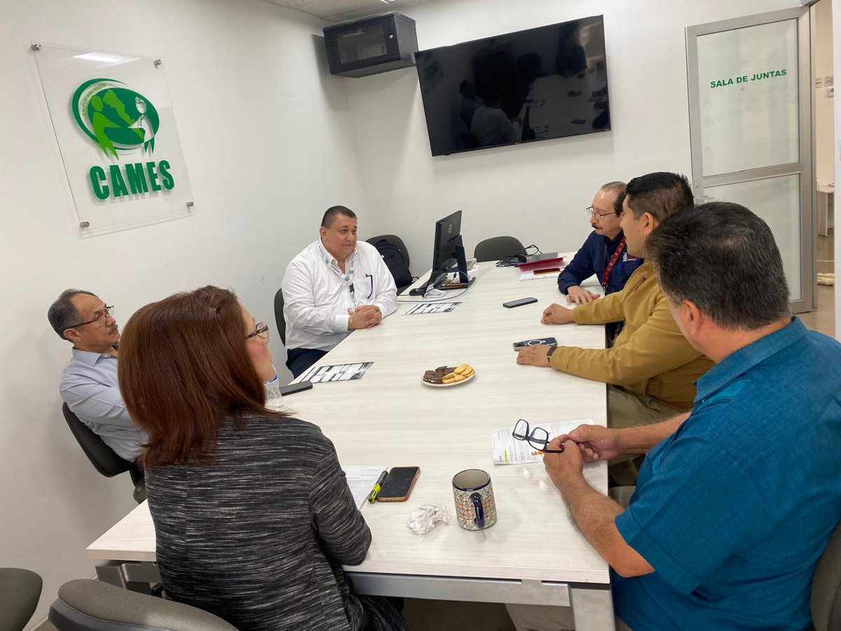CAMESSin's tweet photo. El día 30 de enero se tuvo la visita en esta Comisión, del Dr. Carlos Enrique Gonzalez  Subsecretario de Atención Médica y el Dr. José Barreras, Director de Calidad en la Atención Secretaría de Salud, en el ánimo de conjuntar esfuerzos a favor de la población usuaria. https://t.co/wHwV9nRIsV