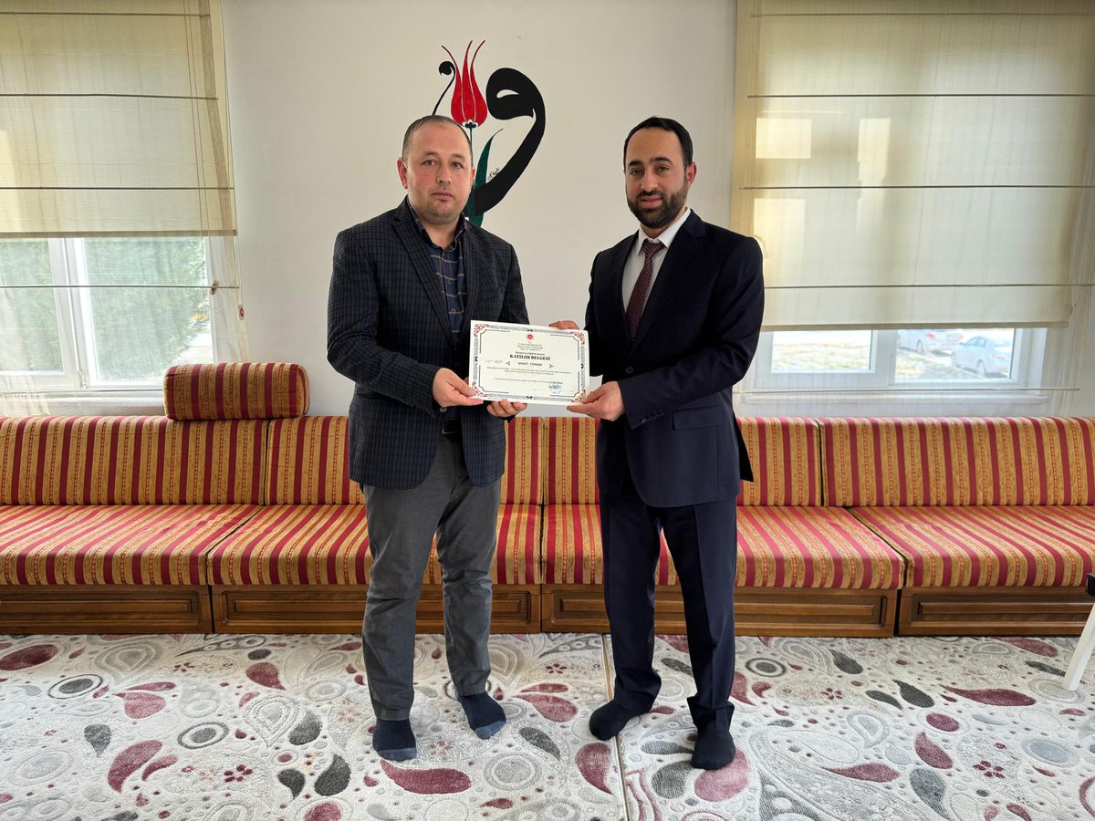 Akşehir İlçe Müftülüğümüzce Cami görevlilerimizin hutbe sunma becerilerini geliştirmek ve nitelikli bir hutbe irat etmelerine katkıda bulunmak amacıyla düzenlenen “Etkili Hutbe Sunumu ve Vaaz Becerilerini Geliştirme Kursu” tamamlandı.

#akşehirilçemüftülüğü #diyanet