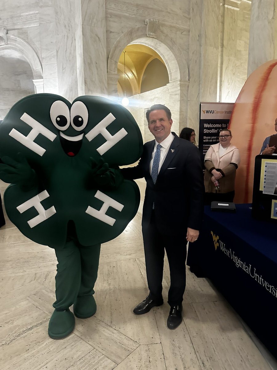 michaeltbenson's tweet photo. Loved being with our friends, alumni, legislative leaders, media, students, faculty, and staff today at the Capitol for @WestVirginiaU Day. Let's Go! https://t.co/6arzXOeRCr