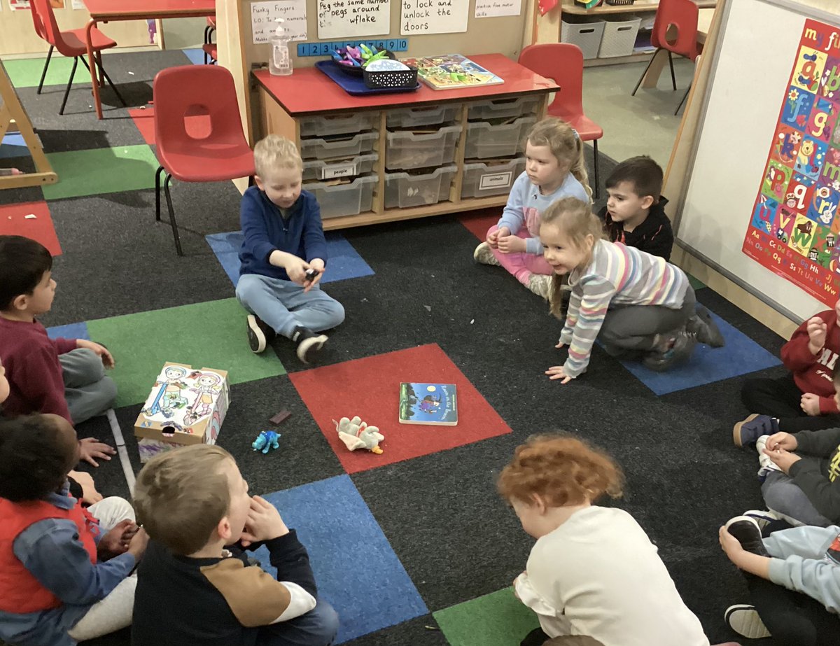 The Hungry Caterpillars have enjoyed sharing their ‘Chatterboxes’ with their friends. The children have chosen 5 special things from home to put in a decorated box to show and talk about in order to develop their speaking and listening skills. 🗣️👂👏