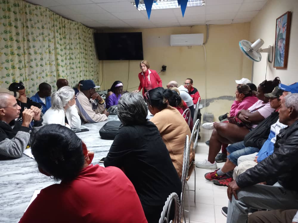 AsdruvalMa56317's tweet photo. Excelente intercambio con la Mcs idalmis de nuestra universidad Jesús Montane Oropesa referente al Decreto ley 138.parte de la intersectorialidad.#SentirPinero #IslaDeLaJuventud #GemarOsde #MitransCuba @rlicea_mojena @DiazCanelB @GemarOsde https://t.co/u29u9n2HAs