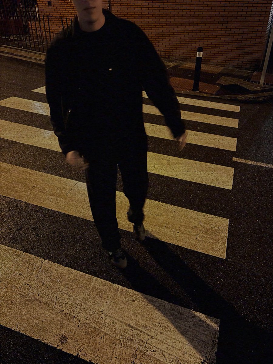 yohnbys's tweet image. I stopped dressing to fit in. I started dressing like myself.