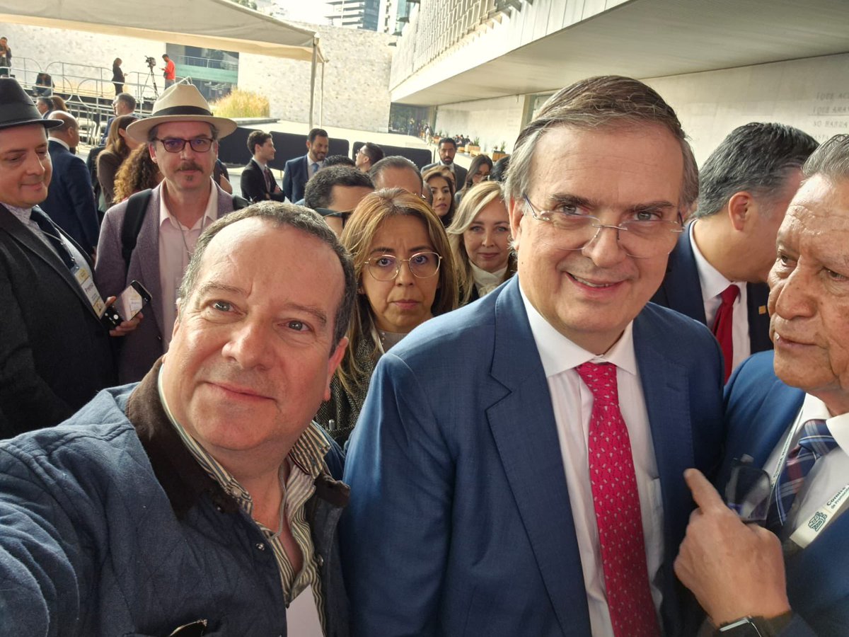 Nuestro Director Nacional <a href="/gutierrezfalcon/">JA Gutiérrez Falcón</a> junto al Secretario de Economía <a href="/m_ebrard/">Marcelo Ebrard C.</a>, en la Primera Reunión Nacional de Promoción de la Inversión.

E4T presente, impulsando el desarrollo y la inversión para México. 🇲🇽💚