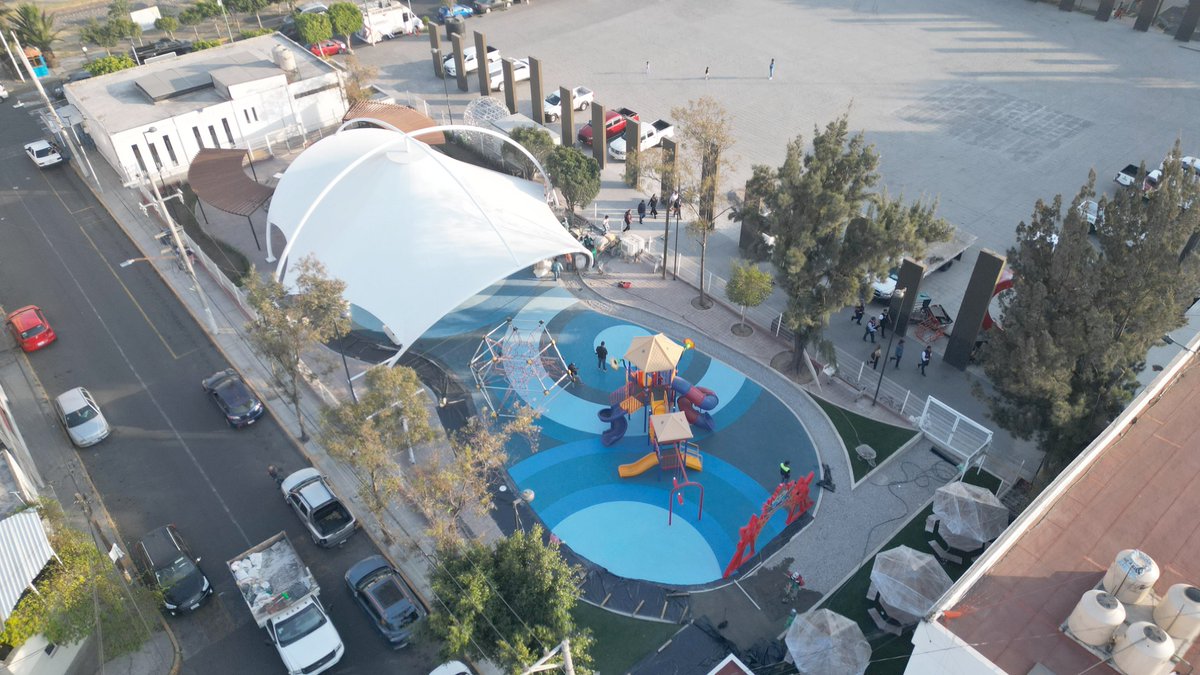 Adolfo_Cerqueda's tweet image. Nuevo espacio recreativo ⚽🏓🛝 para ti y tu familia en la colonia Campestre Guadalupana

Estamos recorriendo las diferentes obras que seguimos realizando en el municipio, y ahora tocó visitar los trabajos del nuevo espacio recreativo que tendremos en la explanada de la 📍 Unidad…