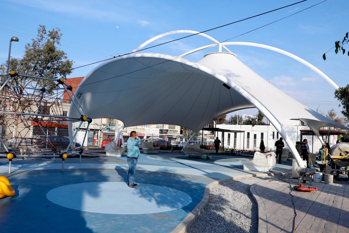 Adolfo_Cerqueda's tweet image. Nuevo espacio recreativo ⚽🏓🛝 para ti y tu familia en la colonia Campestre Guadalupana

Estamos recorriendo las diferentes obras que seguimos realizando en el municipio, y ahora tocó visitar los trabajos del nuevo espacio recreativo que tendremos en la explanada de la 📍 Unidad…