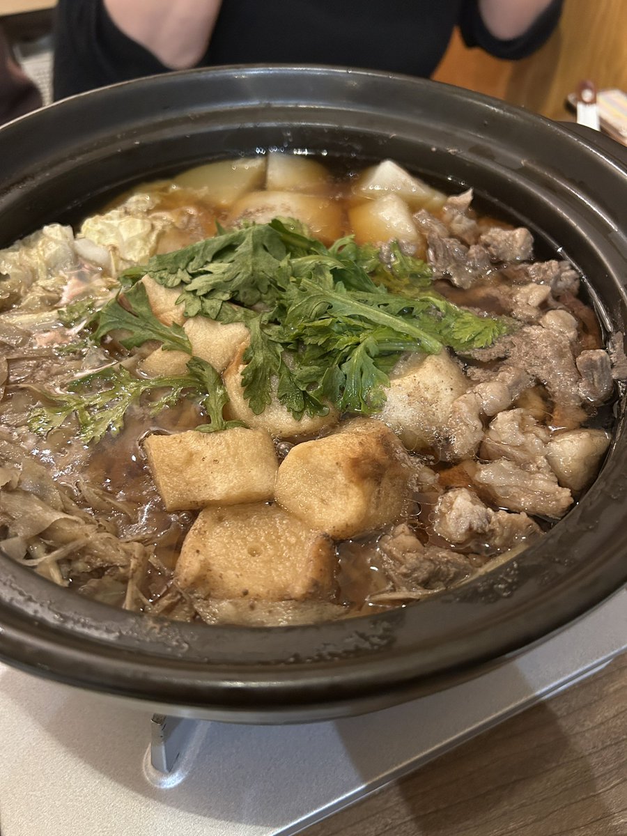 今がいっっちばん寒い！
間違いなく寒い！
明日の寒さは明日にしかわからんから
やっぱ今がいっっちばん寒い。
ハルクホーガンの指先も凍るぐらい寒い。
#始発
