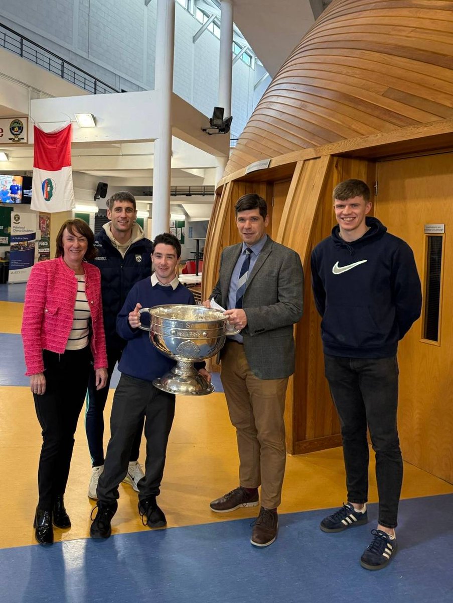 Pobalscoil Chorca Dhuibhne tweet media