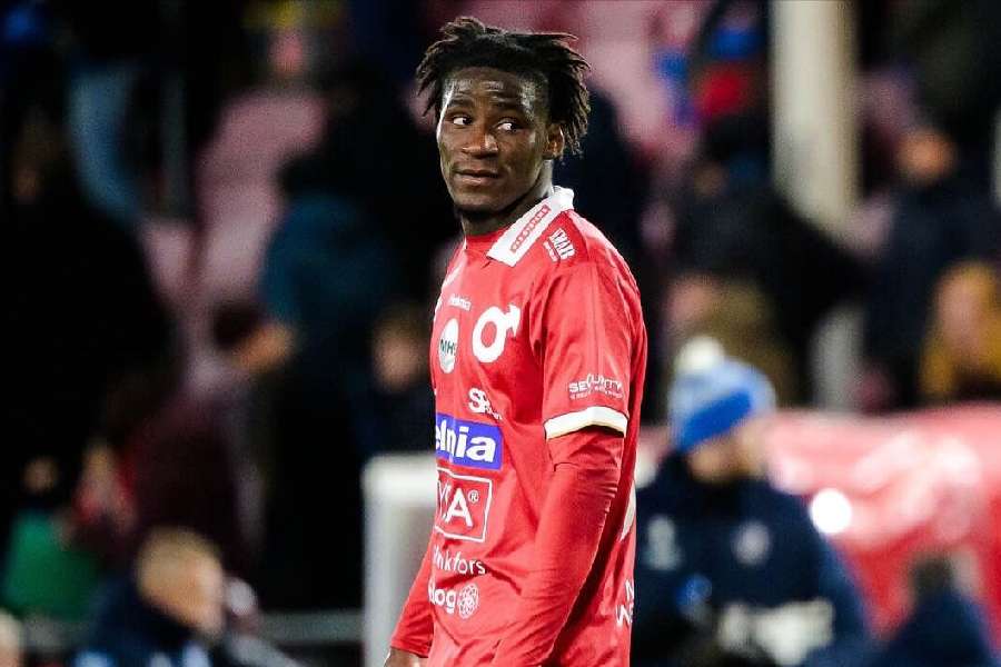 OllieKeable95's tweet photo. Philippe Ndinga 🇨🇬 (20, 2005)

Quick, strong defensively, great going forward, Ndinga has really impressed since joining late on last season and playing in all 10 of the league games after he signed.

He's very committed when going in for a challenge which lets him win majority of them, he's a dynamic player that is always trying to make something happen and getting his team up the pitch.

Still very raw and has a lot to learn and develop but a real diamond in the rough LB.

#degerforsif