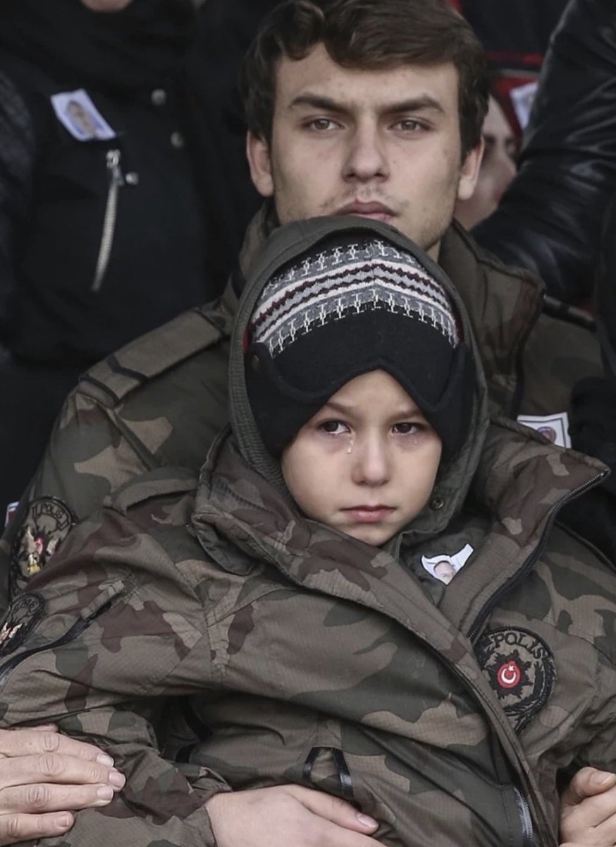 “Umut hakkı” kulağa hoş gelen, içi boşaltılmış bir kavramdır. Gerçekte ise bu söylem, işlenmiş ağır suçların üzerini örtmeye yarayan duygusal bir manipülasyondan başka bir şey değildir. Topluma, mağdurlara ve hukukun kendisine karşı açık bir haksızlıktır.

Bir insanın yaşamını