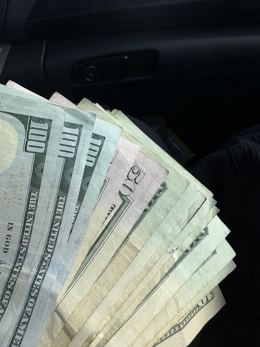 lemmedraindat's tweet image. cashed out 650

findom