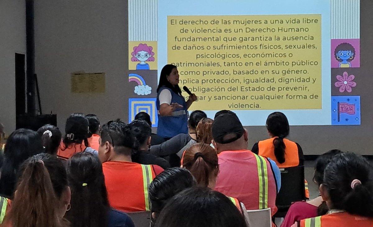 PDDHElSalvador's tweet photo. Cumpliendo con el Mandato Constitucional de la #ProcuradoraDDHH @RaqueldeGuevara , #PDDHSonsonate realizó Jornada Formativa sobre Ley Especial Integral para una Vida Libre de Violencia para las #Mujeres #LEIV, dirigida a personal de Unión Portuaria del Pacífico. https://t.co/PIH80w99lY