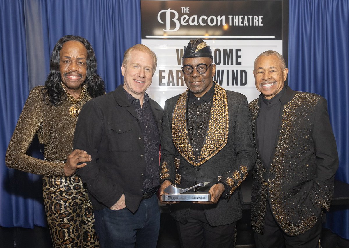 SoundExchange's tweet photo. Lets Groove! We are excited to announce that the legendary Earth, Wind & Fire has earned a SoundExchange Hall of Fame Award. The honor recognizes the genre-defying group as one of the most streamed artists in the organization’s 20-plus year history of administering digital performance royalties.

Thank you @earthwindfire for bringing the groove and the boogie through any elements since 1969! 🪩💙🏆